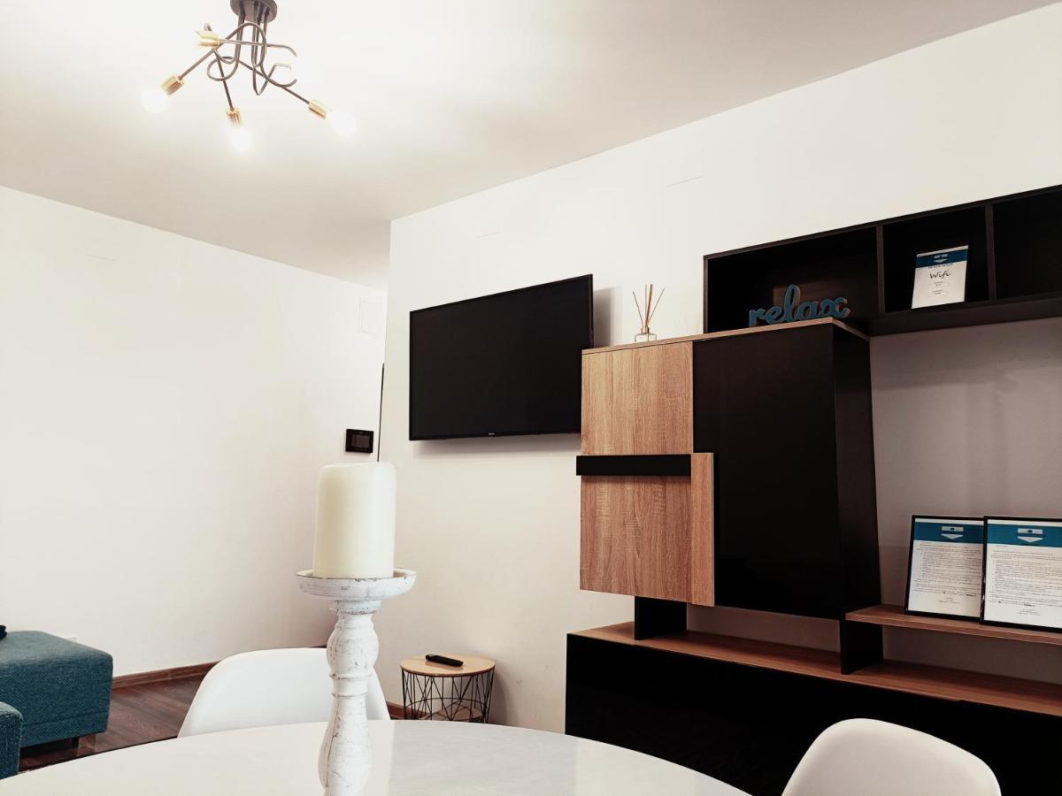 Christopher Apartment Oradea Εξωτερικό φωτογραφία