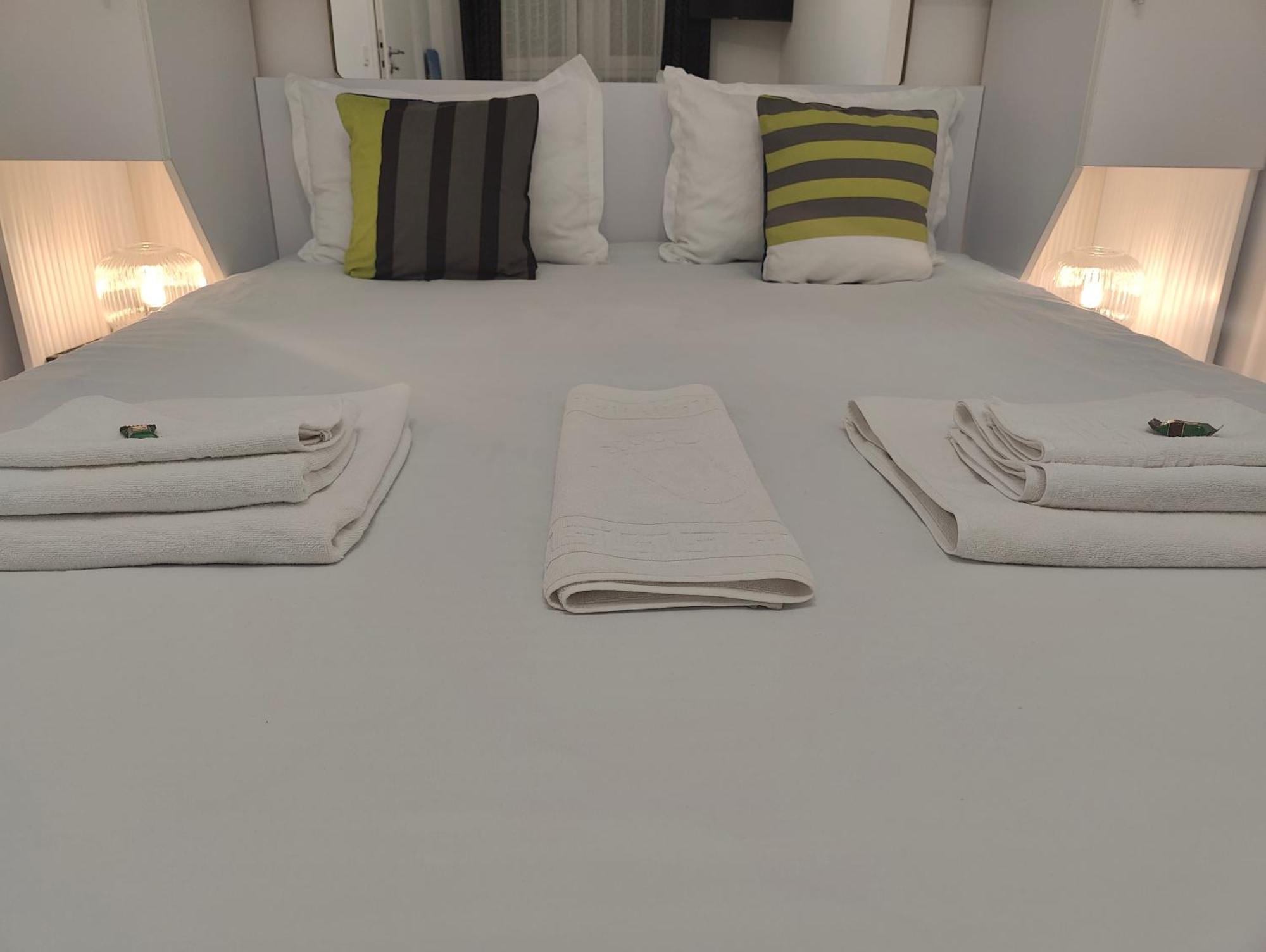 Christopher Apartment Oradea Εξωτερικό φωτογραφία
