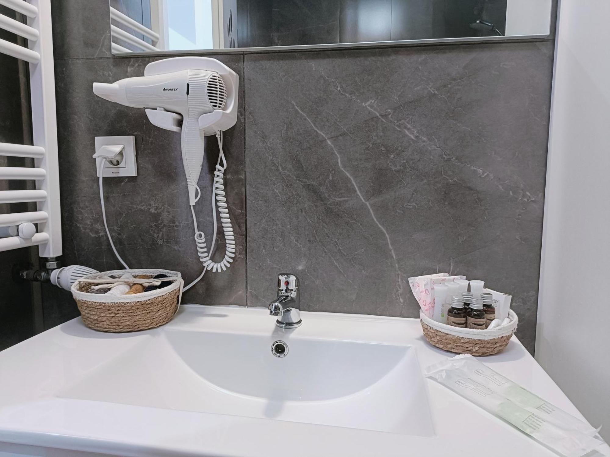 Christopher Apartment Oradea Δωμάτιο φωτογραφία